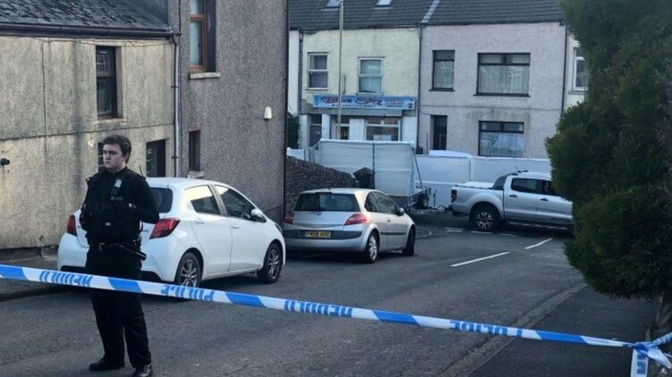 英国威尔士一中餐外卖店外发生刀刺案件 一名16岁华人少女死亡
