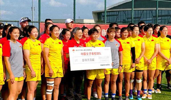 首次出征奥运挺进八强 黄建南盛赞中国女子橄榄球队