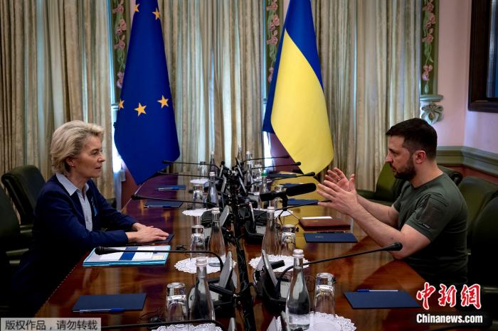 冯德莱恩突访基辅 乌克兰加入欧盟评估即将完成