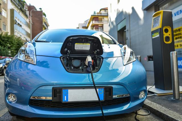 德国明年起削减电动汽车补贴