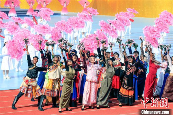 凉山彝族自治州成立70周年庆祝大会举行
