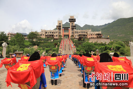 热播剧《夏花》带火茂县古羌城和羌族传统婚礼